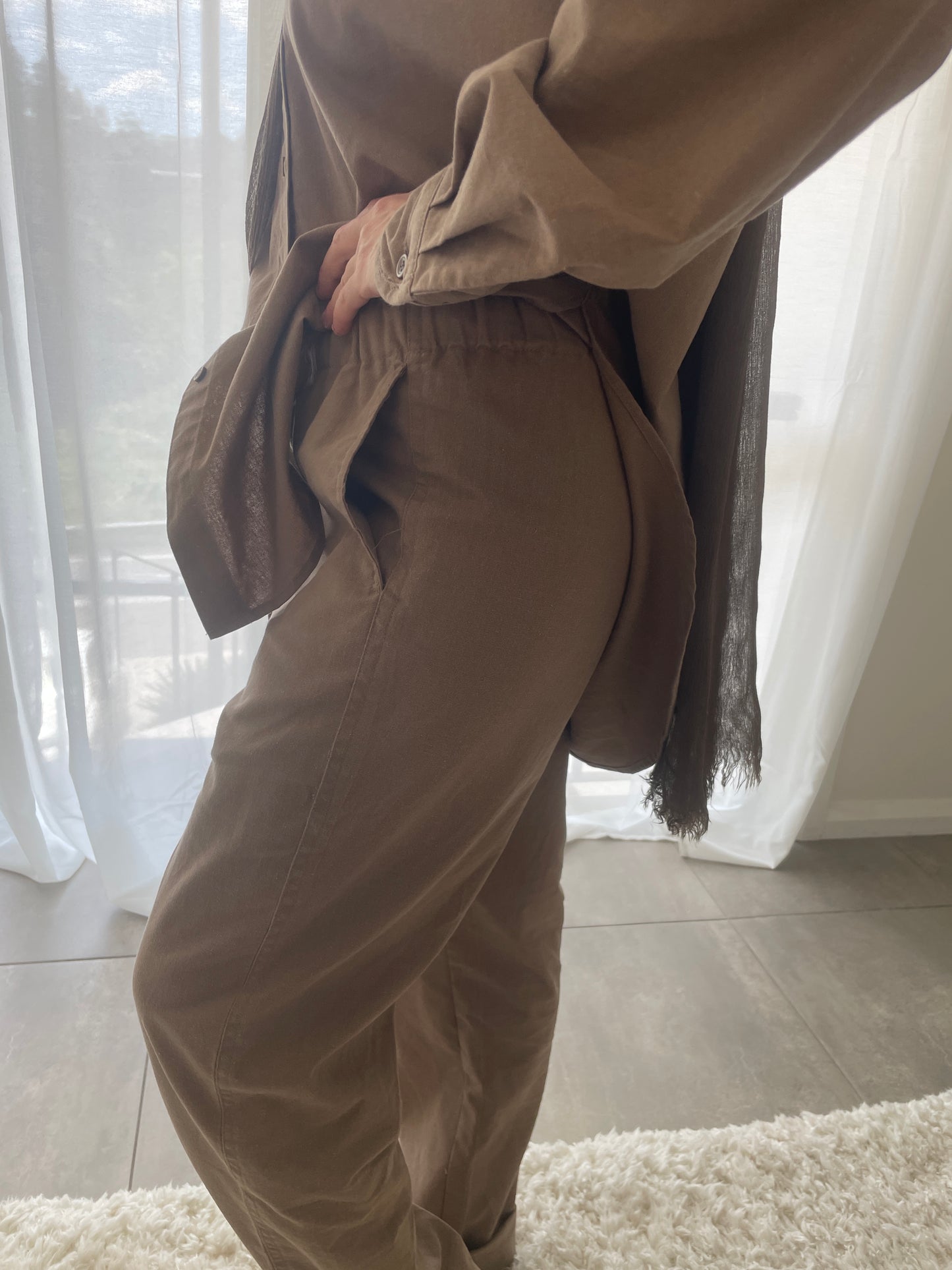 Tema Staple Pant Mocha