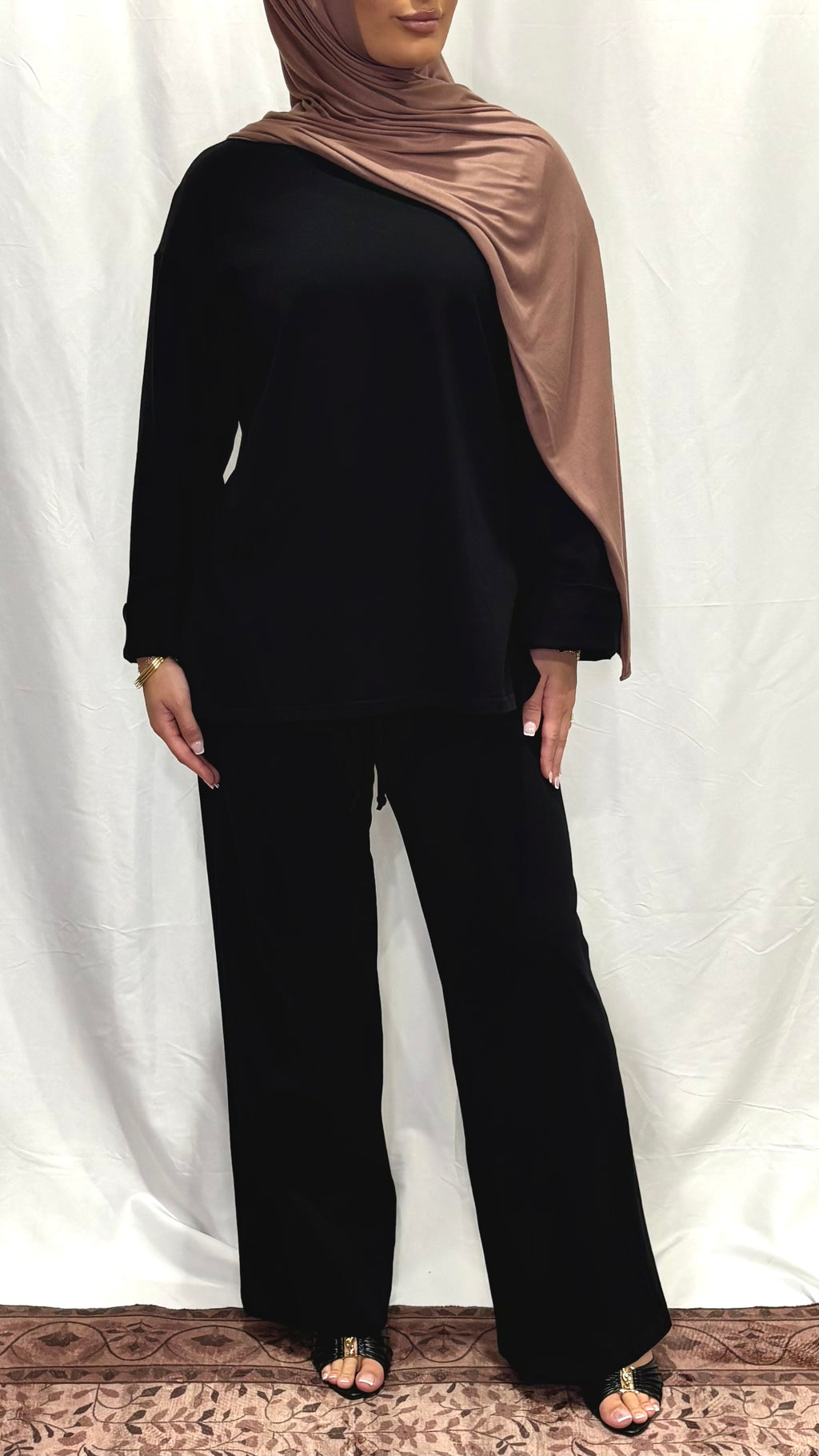 Basik Black Top